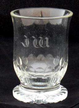 Glass on round solid foot, cut Glass on round solid foot, cut